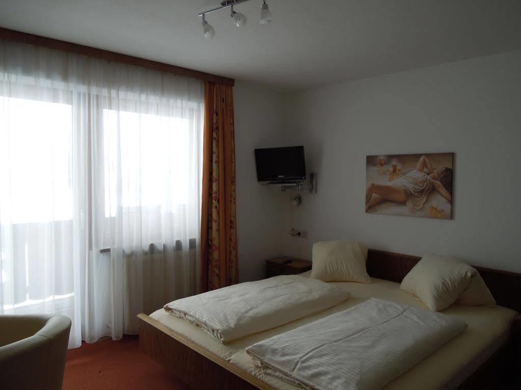 Bed and Breakfast Haus Bergkranz Lermoos Esterno foto